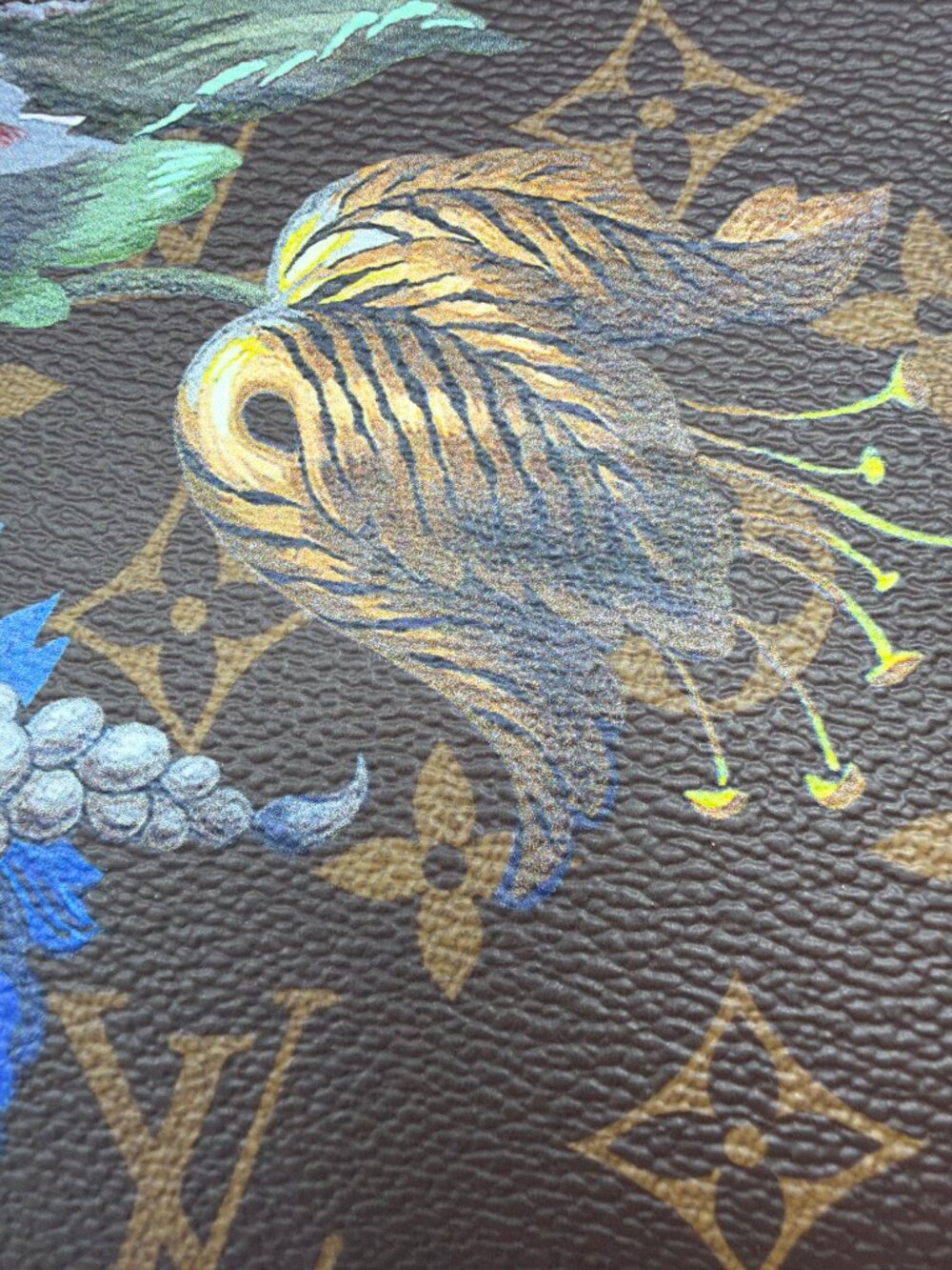 Louis Vuitton Pochette Monogram Eden Edition- With Dust Bag & Box - Picture 9 of 11